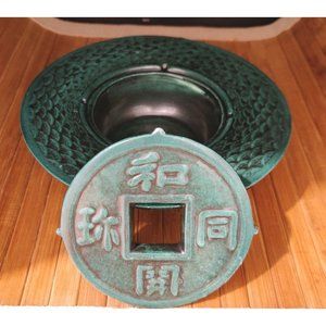 Japan Wadokaichin Coin Designed Art Pottery Ashtray / Plantar? Deep Green Signed